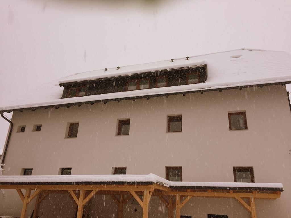 Apartmaji In Sobe Tina Kranjska Gora Exterior photo